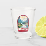 Verre A Shot Vang Vieng Laos Travel Art Vintage<br><div class="desc">Vang Vieng design de déplacement vectoriel rétro. Vang Vieng est une petite ville au nord de Vientiane,  sur la rivière Nam Song au Laos. Il est entouré de montagnes calcaires et de grottes.</div>