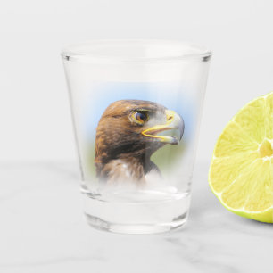 Verre A Shot Vision d'un bel aigle d'or jeune