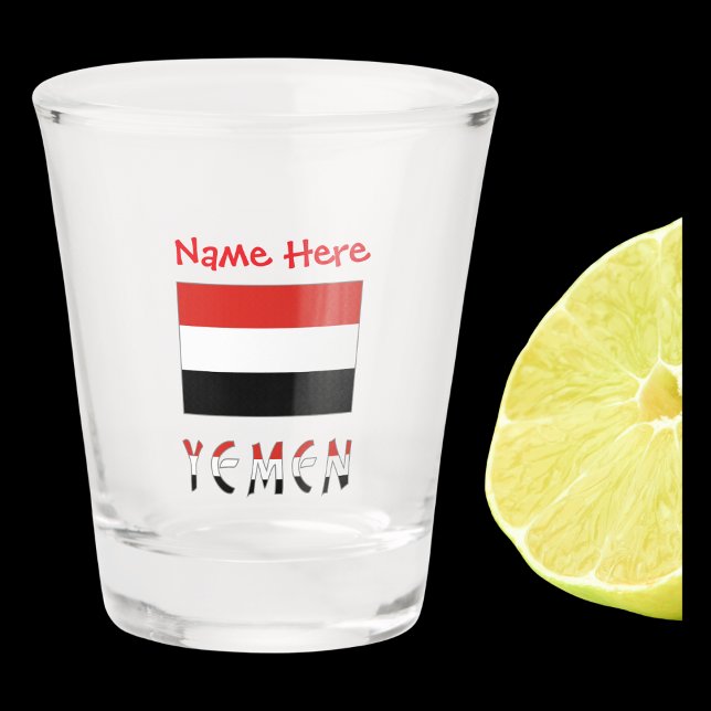 Verre A Shot Yéménite Drapeau Rouge Personnalisé (Shot glass has the Yemeni flag and the word YEMEN below in flag colors. Above add a name.)
