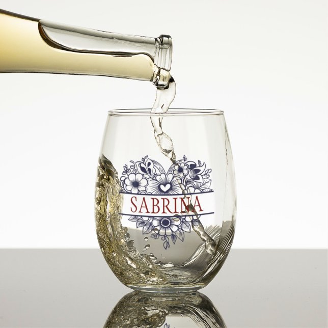 Verre À Vin Sans Pied Cadeau de demoiselle d'honneur, Monogramme moderne (stemless wineglass with a split heart made from flowers in dark blue customized with name bridesmaid)