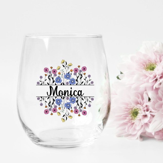 Verre À Vin Sans Pied Cadeau de demoiselle d'honneur, Monogramme moderne (elegant split monogram flower design personalized with name on a stemless wineglass )