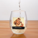 Verre À Vin Sans Pied Funny Retro Quel type de maison de vin<br><div class="desc">Cette conception peut être personnalisée dans la zone fournie en modifiant la photo et/ou le texte. Vous pouvez également le customiser en cliquant sur Personnaliser ce Modèle, puis en choisissant l'option cliquer pour customiser et supprimer ou modifier la couleur de l'arrière - plan, ajouter du texte, modifier la couleur ou...</div>