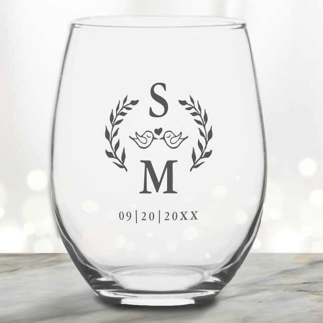 Verre À Vin Sans Pied Mariage personnalisé Monogramme moderne Cimier de  (Custom Wedding Modern Monogram Wreath Crest Gray Stemless Wine Glass)