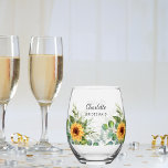 Verre À Vin Sans Pied Nom d'eucalyptus des tournesols domestiques<br><div class="desc">Décoré de tournesols et de verdure d'eucalyptus. Personnalisez et ajoutez le nom de votre demaid.</div>
