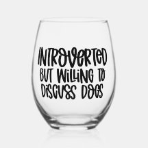 Présenté mais prêt à discuter des chiens