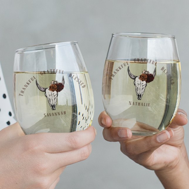 Verre À Vin Sans Pied Remerciements Heureux Béni Western Friendsgiving (Custom Thankful Grateful Blessed Western Thanksgiving Cow Skull & Roses Wine Glasses. )