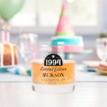 Verre À Whisky 30th Birthday Limited Perfection 1994<br><div class="desc">Élégant élégant moderne audacieux Cheers to Custom Years personnalisées verre d'anniversaire personnalisées.</div>