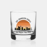 Verre À Whisky Coucher de soleil sur le Strip de Las Vegas pour d<br><div class="desc">Des verres à whisky personnalisés avec la skyline de Las Vegas au coucher du soleil pour vos vacances en famille ou votre enterrement de vie de garçon dans la ville des lumières. Jouez du lever du soleil au coucher du soleil dans cette ville et gardez-en le souvenir avec ce souvenir....</div>