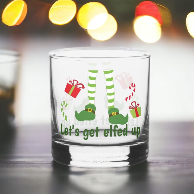 Verre À Whisky Faisons-nous un Noël humoristique (Lets Get Elfed Up Humorous Christmas Whiskey Glass from Ricaso. A fun adult themed holiday glass)