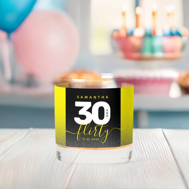 Verre À Whisky Fille moderne brillant Jaune 30 et Flirty (Insitu (Baby Shower))