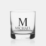 Verre À Whisky Groomsman personnalisé moderne<br><div class="desc">Cadeaux de Groomsman Personnalisés modernes avec monogramme personnalisé,  nom et titre de marionnettiste dans le style de police serif classique. Aussi parfait pour Best Man,  Père de la Mariée et plus.</div>