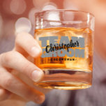 Verre À Whisky Team Groom Groomsman Nom du Mariage Black Grey Cad<br><div class="desc">Le design en verre de whisky sur mesure pour votre enterrement de vie de garçon est doté de "GROOM TEAM" en gris clair gras. Customisez le nom du toiletteur en écriture noire croustillante arrière - plan transparent. Le titre ou le texte personnalisé est présenté ci-dessous. Toutes les couleurs de ce...</div>