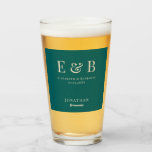 Verre Cadeau de garçon d'honneur de mariage personnalisé<br><div class="desc">Verre à bière personnalisé avec monogramme, cadeau de mariage pour garçons d'honneur.</div>