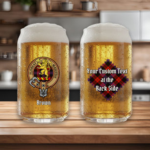Verre Canette Clan Brown Crest sur Tartan