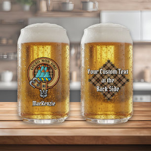 Verre Canette Clan MacKenzie Crest sur Tartan de chasse Brown