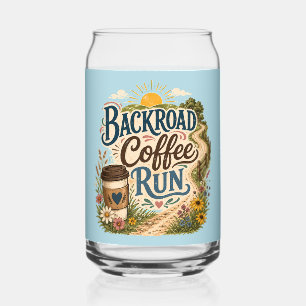Verre Canette Course de café sur les routes rurales au lever du