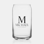 Verre Canette Groomsman personnalisé moderne<br><div class="desc">Cadeaux de Groomsman Personnalisés modernes avec monogramme personnalisé,  nom et titre de marionnettiste dans le style de police serif classique. Aussi parfait pour Best Man,  Père de la Mariée et plus.</div>