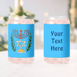 Verre Canette Menorah Magen David persan<br><div class="desc">Cette image a été adaptée d'un ancien carreau juif persan et comporte une menorah avec un Magen David (étoile de David) encadré par des branches d'olivier. Les imperfections de l'image originale peinte à la main ont été préservées. Personnalisez en ajoutant votre propre texte au verso.</div>