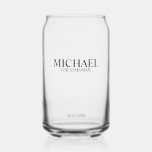 Verre Canette Nom du Groomsman Personnalisé Classique<br><div class="desc">Cadeaux Groomsman Personnalisés Classiques avec nom,  titre et date mariage personnalisés en style de police serif classique. Aussi parfait pour Best Man,  Père de la Mariée et plus.</div>