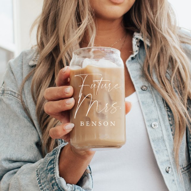 Verre Canette Script moderne avenir personnalisé Mme. (Créateur téléchargé)