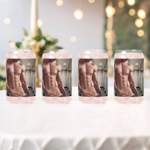 Verre Canette SlipperyJoe cheminée homme musclé six pack abs