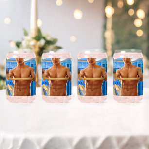 Verre Canette SlipperyJoe homme musclé abs vestiaire pièce carre