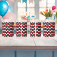 un motif en zigzag rouge et noir sur fond blanc