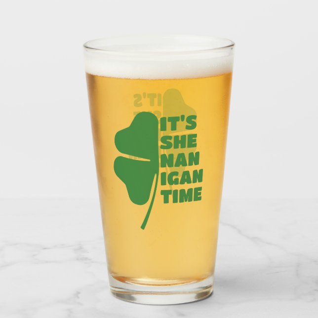 Verre C'est Shenanigan Heure St Patrick's Day Half Clove (Devant (rempli))