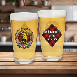 Verre Clan Brown Crest sur Tartan