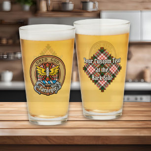 Verre Clan Carnegie Crest sur la robe Tartan