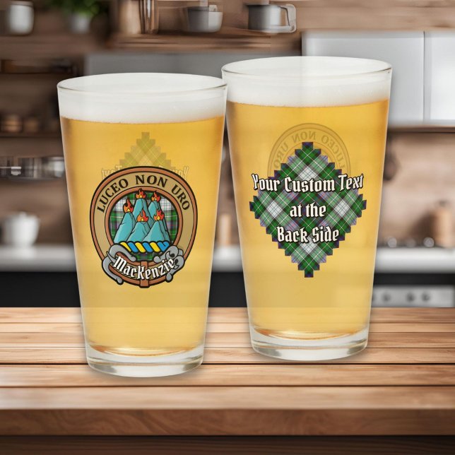 Verre Clan MacKenzie Crest sur Tartan de robe (Créateur téléchargé)