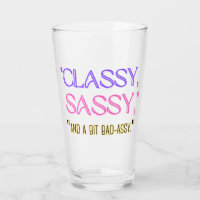 "Classique, sassy, et un peu mauvais assy."