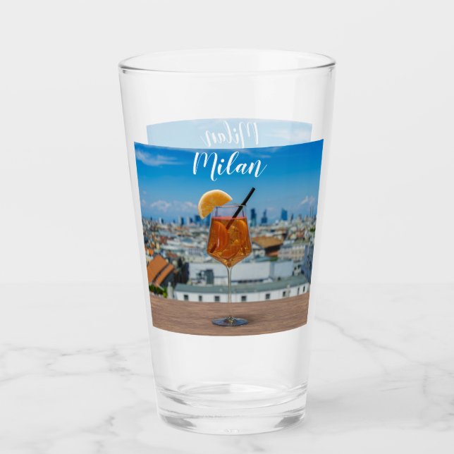Verre Cocktail Spritz sur une table avec vue sur Milan (Devant)