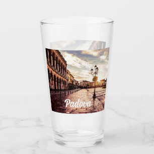 Verre Coucher de soleil sur le carré à Padova en Italie