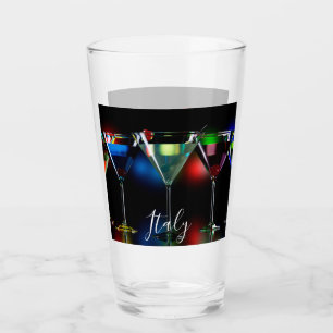Verre Différents cocktails dans des lunettes à martini é