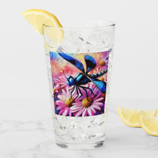 Verre Dragonfly impressionniste sur les marguerites rose (Devant glace)
