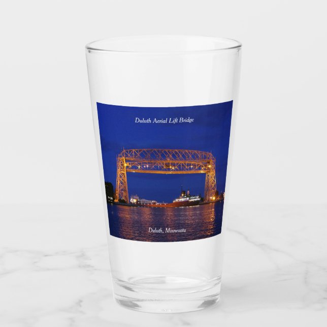 Verre Duluth Aerial Lift Bridge & John G. Munson (Devant)