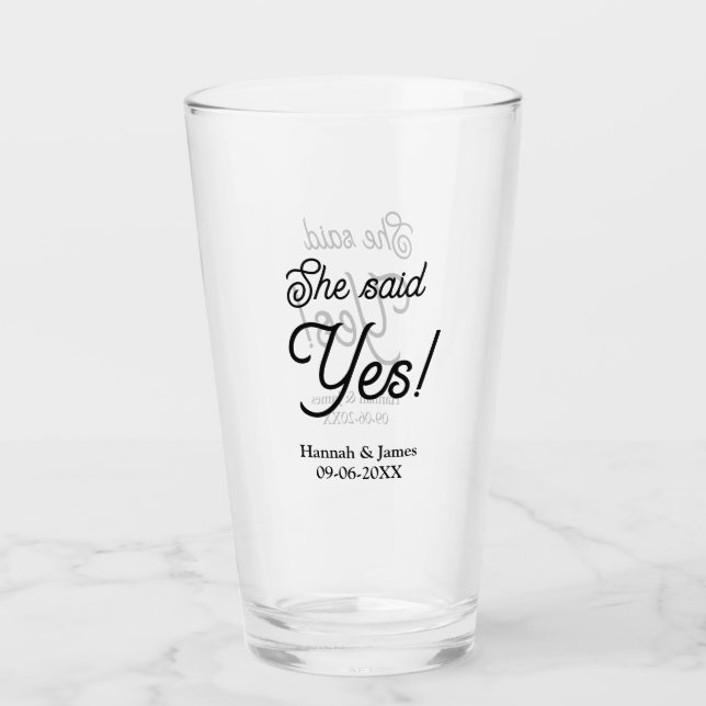 Verre Elle a dit oui fête de fiançailles nom date simple (Devant)