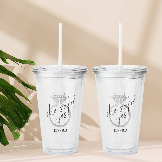 Verre En Acrylique Élégante Bague D'Argent Elle A Dit Oui Fiançailles (Créateur téléchargé)