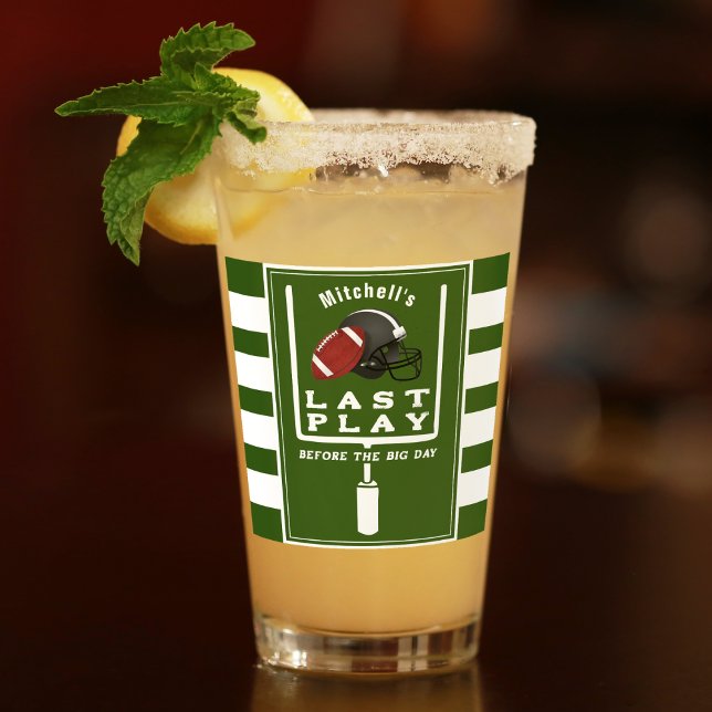 Verre Enterrement de vie de garçon de football dernier j (Football Bachelor Party Last Play Before Big Day Glass
)