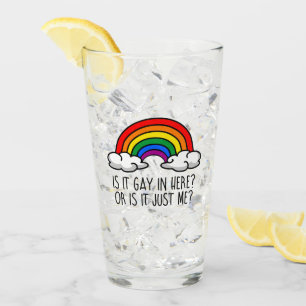 VERRE EST-CE QUE C'EST GAY ICI OU EST-CE QUE C'EST JUSTE