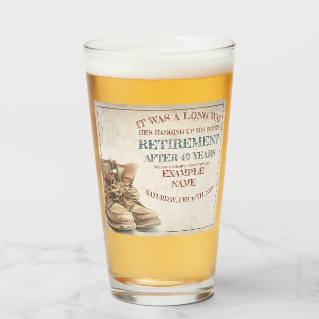 Verre Faire-part de retraite avec de vieilles bottes V2. (Devant (rempli))