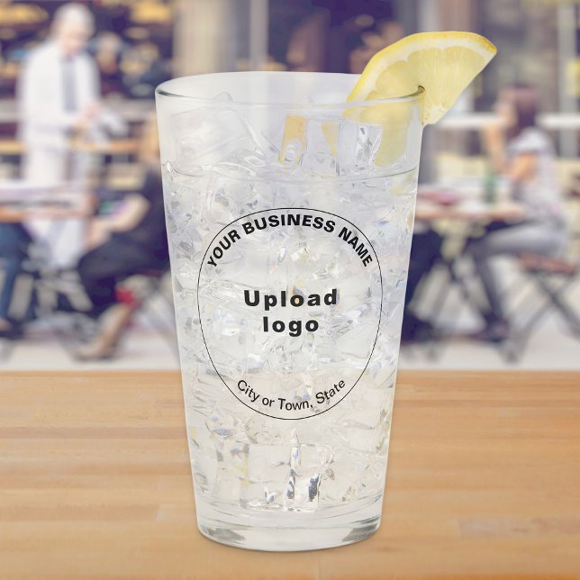 Verre Forme ronde Marque d'affaires sur la coupe de verr (Build brand name awareness. Round shape business brand on glass cup.)