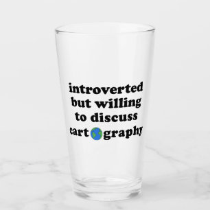 Verre Introverted Mais Prêt À Discuter De Cartographie