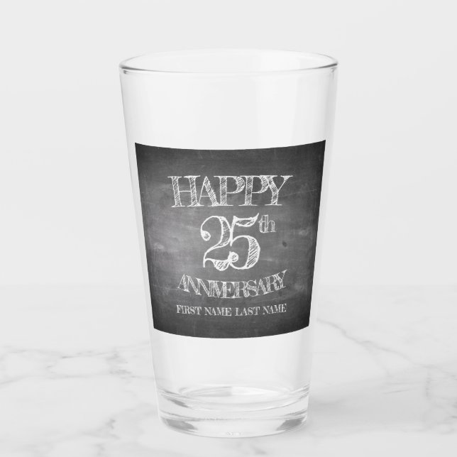 Verre Joyeux 25e anniversaire sur tableau craie (Devant)