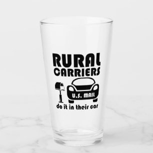 Verre Les facteurs ruraux le font dans leur voiture