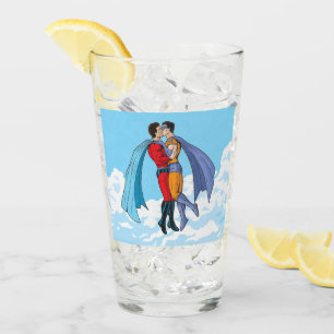 Verre Les personnages s'embrassant de deux super-héros d