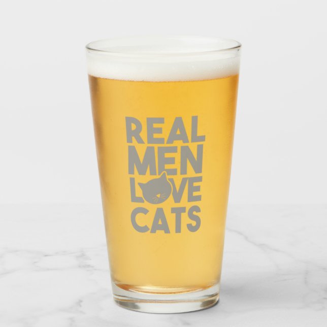 Verre Les vrais hommes aiment les chats (Devant (rempli))