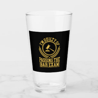 Verre L'Étudiant Est Coupable De Passer L'Examen Bar