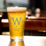 Verre Monogramme minimaliste noir bleu Meilleur homme<br><div class="desc">Un verre de bière monogrammé pour votre meilleur homme avec son premier nom au-dessus de son nom dans un design simple et minimaliste.</div>